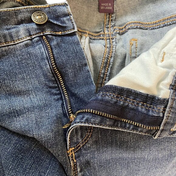 Gloria Vanderbilt Amanda Capri‎ Jeans Distressed Silt Hem Med Wash Women Size 6 - Picture 7 of 12
